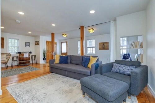 Charming 3-Bedroom House. Walk to Sunapee Harbor and Short Drive to Mt. Sunapee