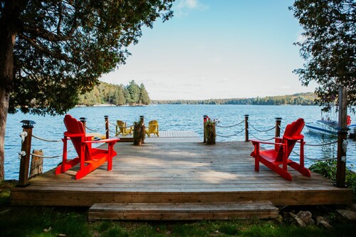 3BR Waterfront Retreat with Woodstove & Sauna