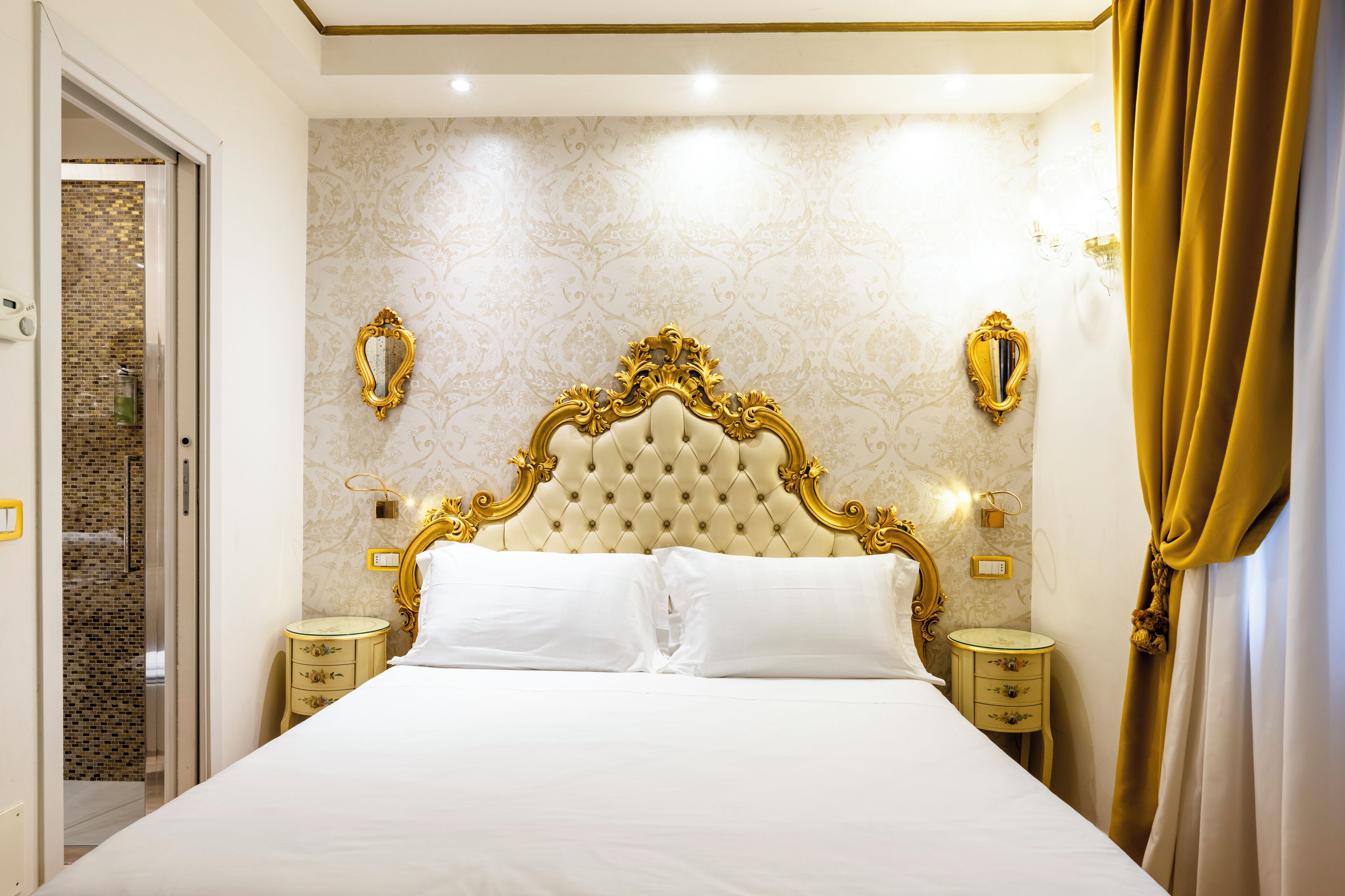 Habitación estándar doble de uso individual | Ropa de cama hipoalergénica, minibar, caja fuerte y escritorio