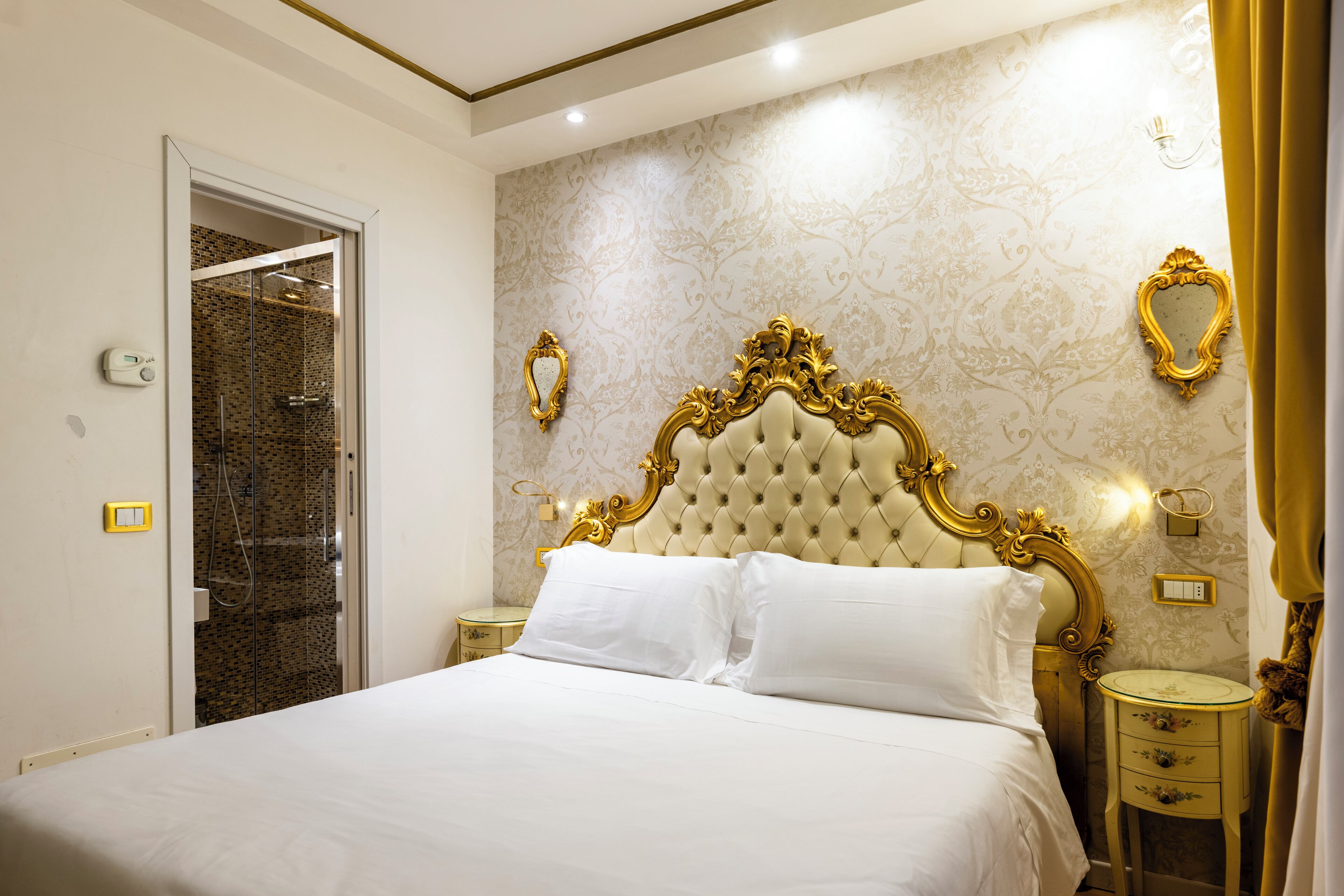 Habitación estándar doble de uso individual | Ropa de cama hipoalergénica, minibar, caja fuerte y escritorio