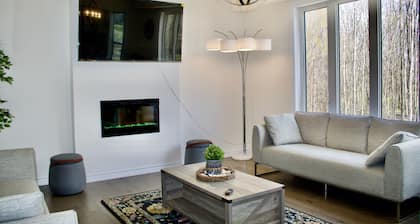 Home in Wasaga Beach only 5 min away from the Beach!