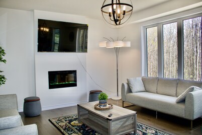 Home in Wasaga Beach only 5 min away from the Beach!