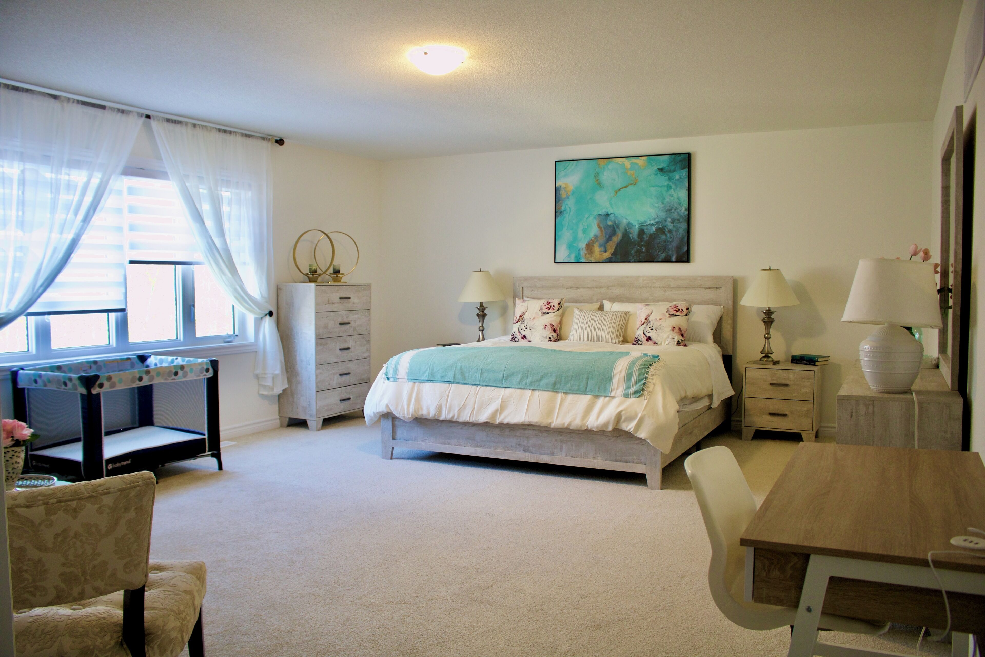 4 bedrooms, iron/ironing board, WiFi (free), bed sheets