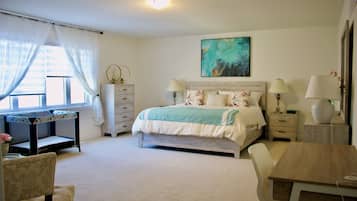 4 bedrooms, iron/ironing board, WiFi (free), bed sheets
