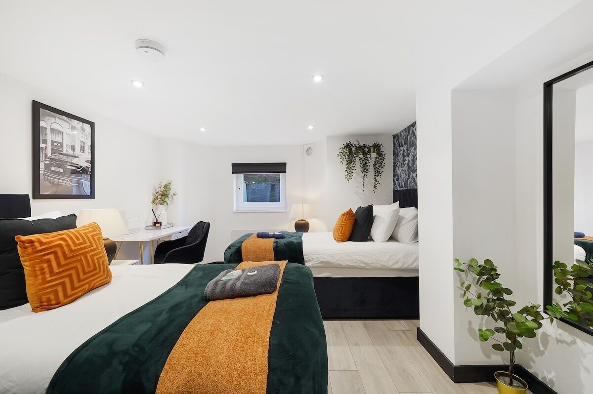 1 bedroom, iron/ironing board, internet, bed sheets