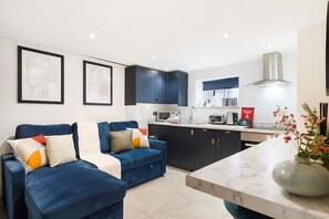 Interior - Sleek and Stylish Yorkshire Gem - Sleeps 4 (Castleford)