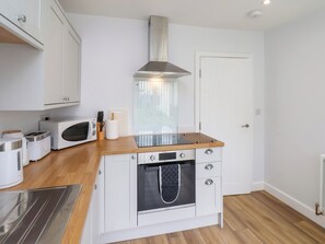 Dishwasher, cookware/dishes/utensils