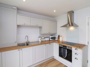 Máy rửa bát, dụng cụ nấu nướng/bát dĩa/dao nĩa