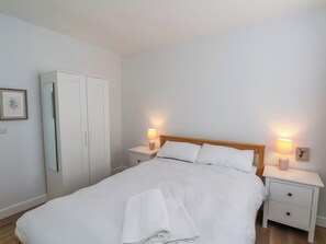 1 phòng ngủ, trang trí khác biệt