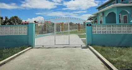 Blue Villa Apartment 43 Section C
Beautiful 1- bedroom, 1 bath apartment