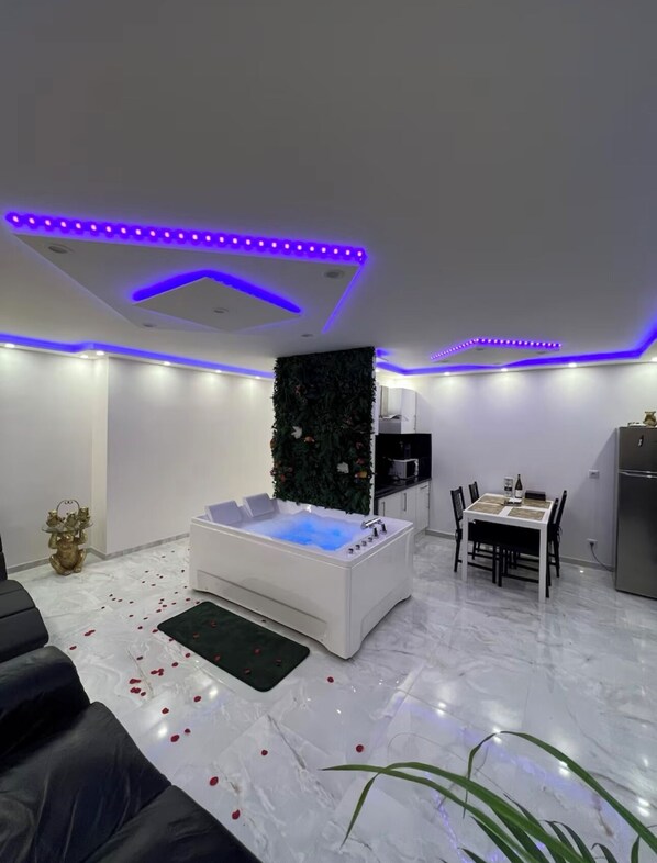 Interior - Golden seconds: luxury and relaxation with private Jacuzzi and massage chair (Strasbourg)