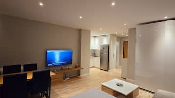 Apartment | Living area | Flat-screen TV