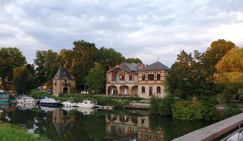 Attractive 3-room apartment with private terrace.