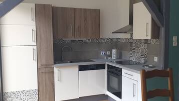 Microonde, forno, piano cottura, lavastoviglie