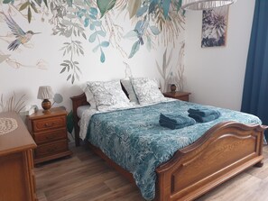 2 chambres, fer et planche à repasser, Wi-Fi, draps fournis