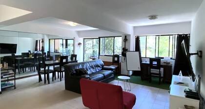 Spacious and comfortable 3-bedroom quiet apartment in La Tahona, Caracas.