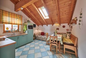 Interior - Far-reaching views & well-being Roof terrace with mountain panorama, exposed roof truss & pure nature (Wegscheid)