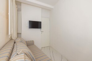 Minibar, blackout curtains, free WiFi, bed sheets