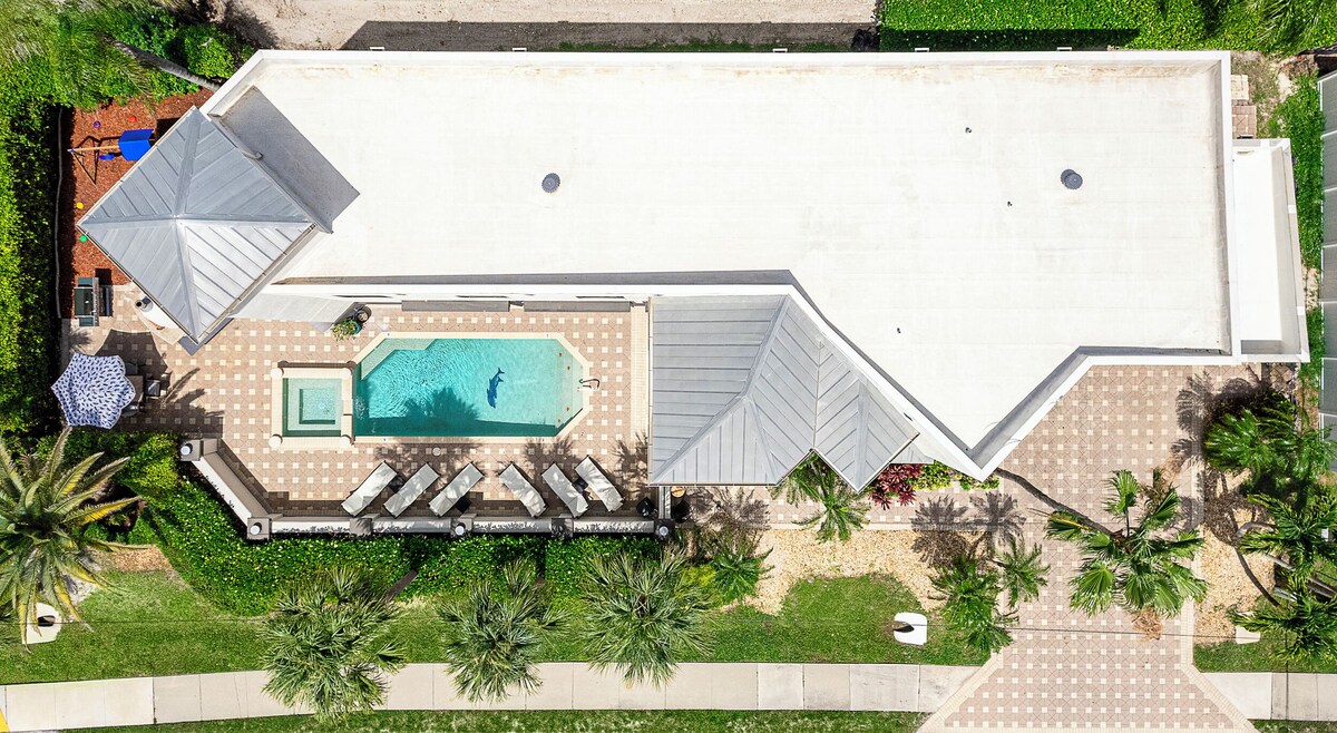 Photo 8 of Naples Amore - Heated Pool/Spa, Pizza Oven, Playground, EV Charger, Grill, 5BR