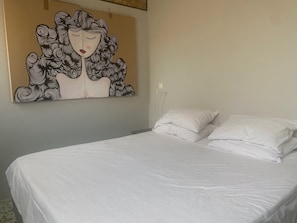 Fer et planche à repasser, Wi-Fi, draps fournis