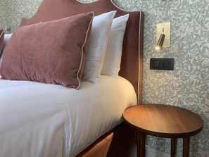 Cofres nos quartos, quartos à prova de som, Wi-Fi de cortesia