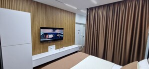 Deluxe Studio | Hypo-allergenic bedding, soundproofing, iron/ironing board, free WiFi - Arkle Apartment 6 (Tirana)
