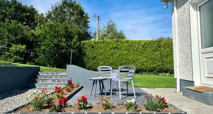 Galway - 1 Bed Guest Flat/Annex. Cosy countryside apartment with garden patio.