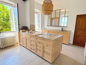 Fridge, microwave, oven, stovetop - Villa Padulone (Aléria)
