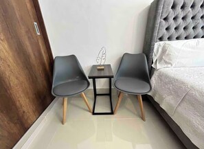 3 chambres, fer et planche à repasser, Wi-Fi, draps fournis