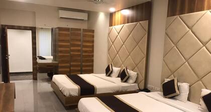 Divya Hotel & Restaurant