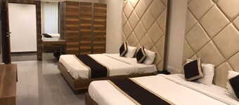 Divya Hotel & Restaurant
