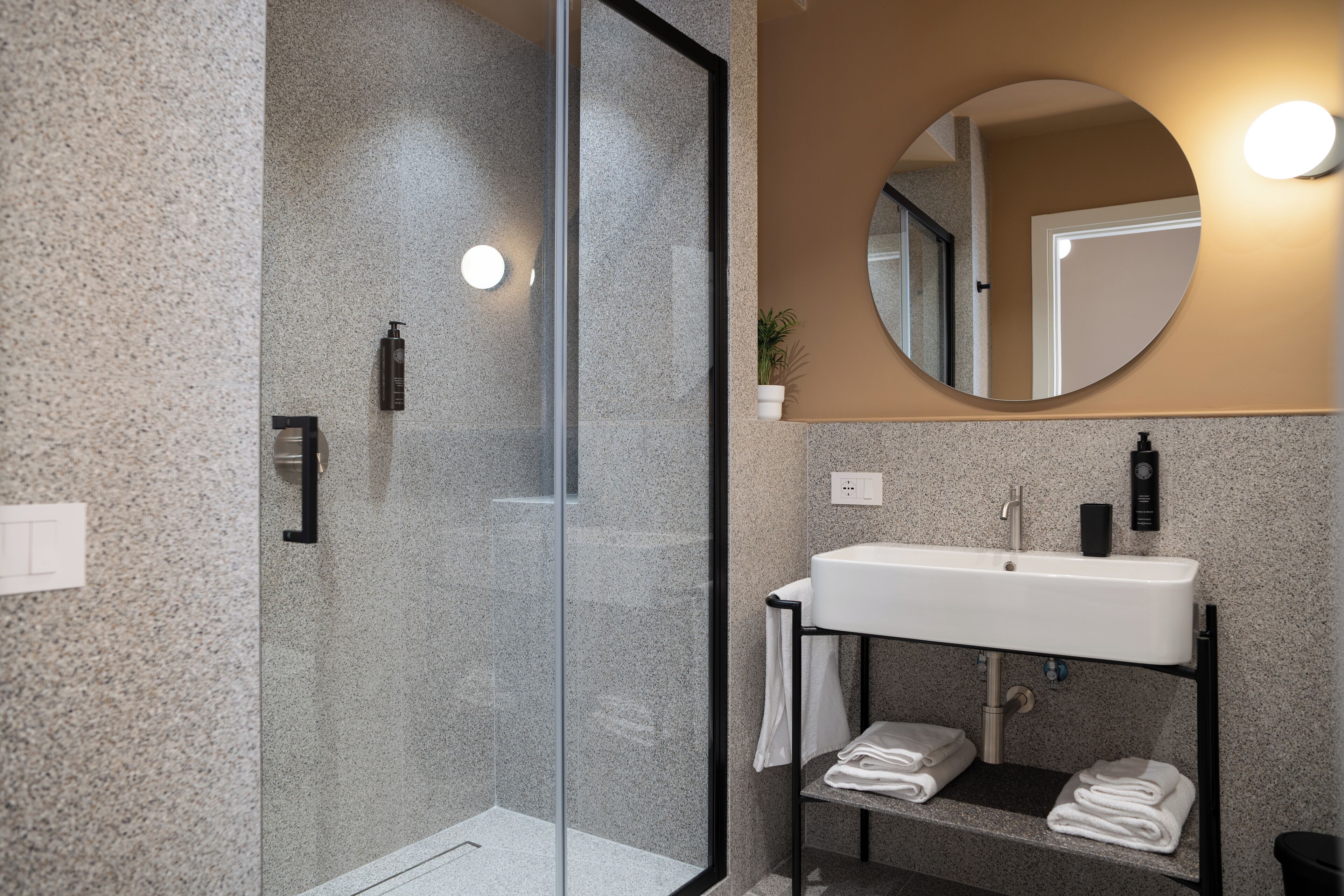 Photo - Monteroduni 22 - Chiaia Design Rooms