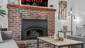 Smart-TV og peis