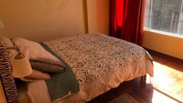 2 makuuhuonetta, Wi-Fi, vuodevaatteet