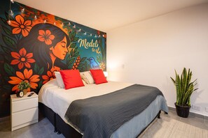 1 chambre, fer et planche à repasser, accès Internet, draps fournis