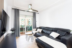 Smart TV - Home2Book Beachside Los Cristianos Apt & Pool (Los Cristianos)
