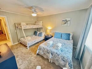 2 bedrooms, iron/ironing board, free WiFi, bed sheets