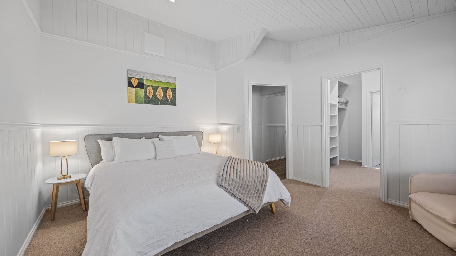 5 bedrooms, desk, travel crib, free WiFi