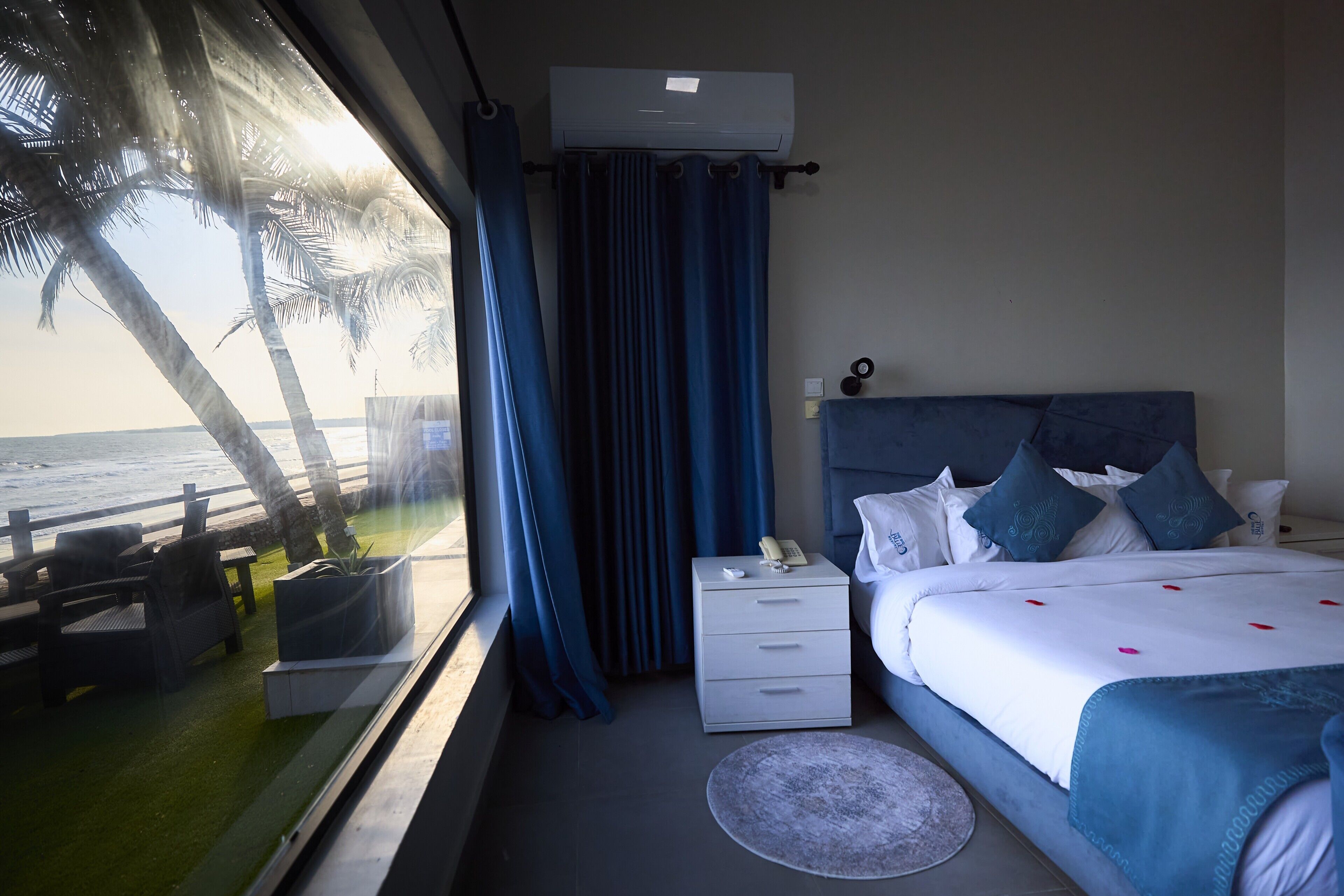 Presidential Suite, Sea View | Laptop workspace, blackout drapes, iron/ironing board, WiFi (free)