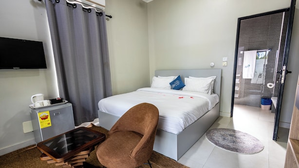 Laptop workspace, blackout curtains, iron/ironing board, free WiFi - The Big Blue Resort & Spa (Nyanyanu)