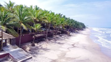 Private beach, white sand, beach umbrellas, beach massages