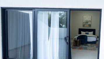 Kamar Superior, pemandangan kebun | Ruang kerja ramah laptop, tirai kedap cahaya, dan setrika/meja setrika
