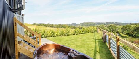 Tina de hidromasaje al aire libre