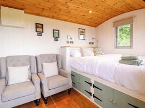 1 bedroom, individually decorated, individually furnished, free WiFi