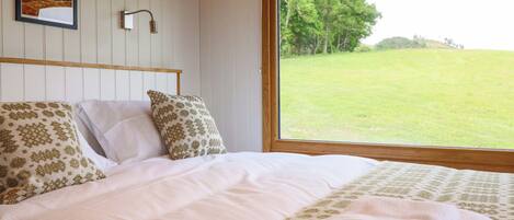 1 chambre, décoration personnalisée, ameublement personnalisé