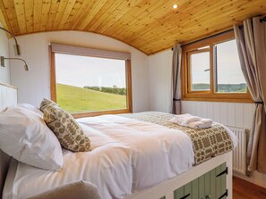 1 habitación, decoración personalizada y muebles diferentes 