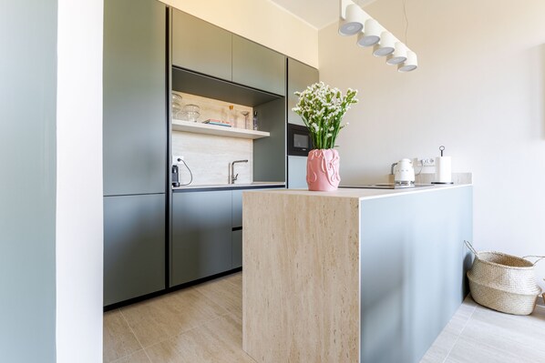 Microwave, stovetop, dishwasher - Brand New Design 2bedrooms/2-baths apartment in Portovenere/5 Terre - WiFi, AC (Portovenere)