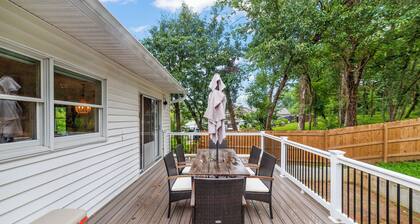 Sing Second Stays—Spacious Annapolis Home Near USNA & Navy Stadium