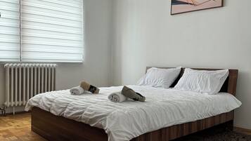 1 dormitorio, tabla de planchar con plancha, wifi