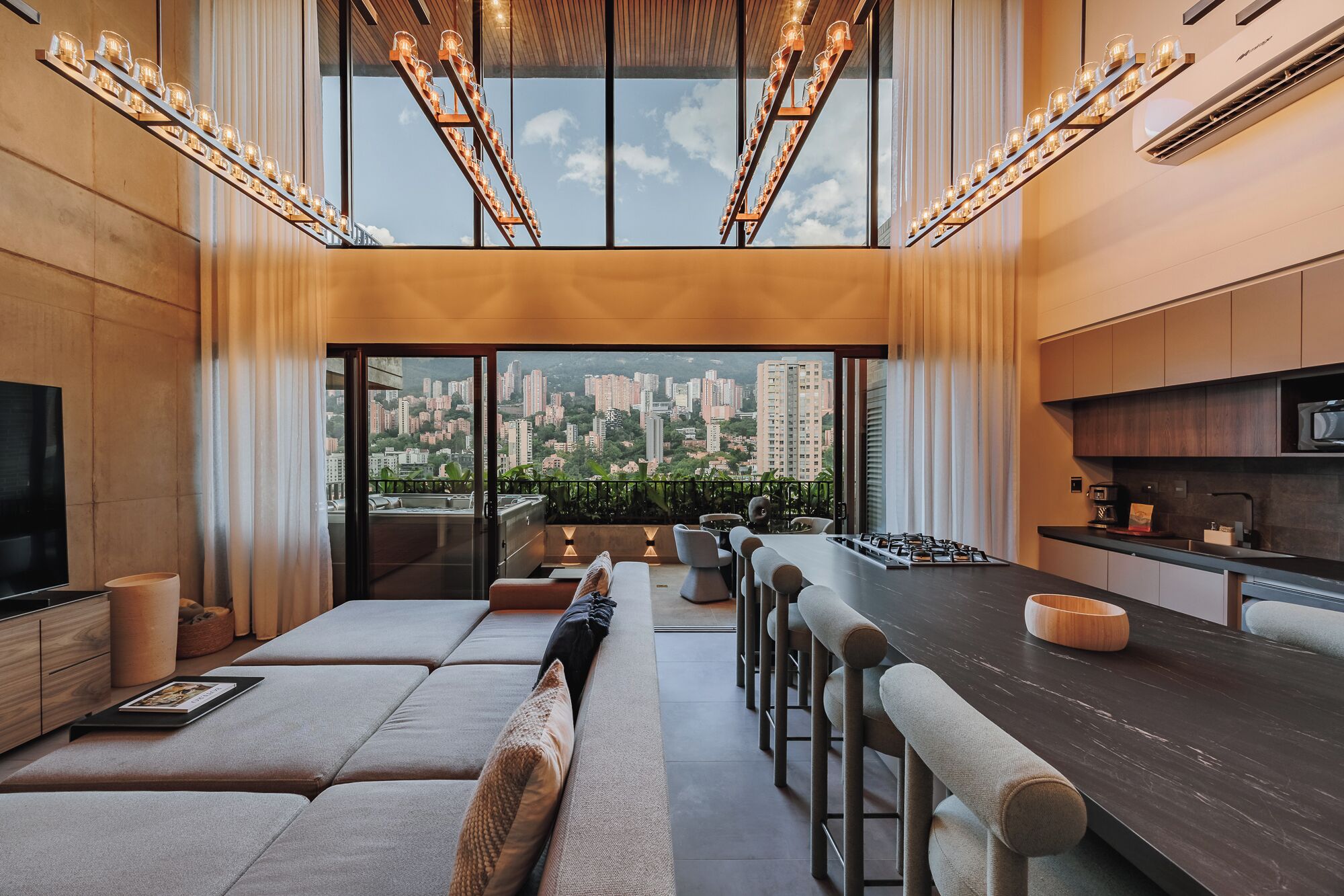 Exclusive Duplex, City View | Living area